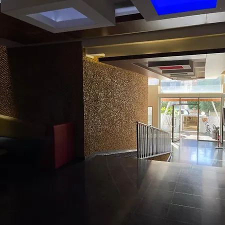 Sa Apartments! 2bd Flat 200m To The Appartement